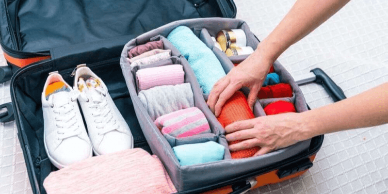 Vì sao không nên mang vali xách tay lên máy bay khi du lịch?