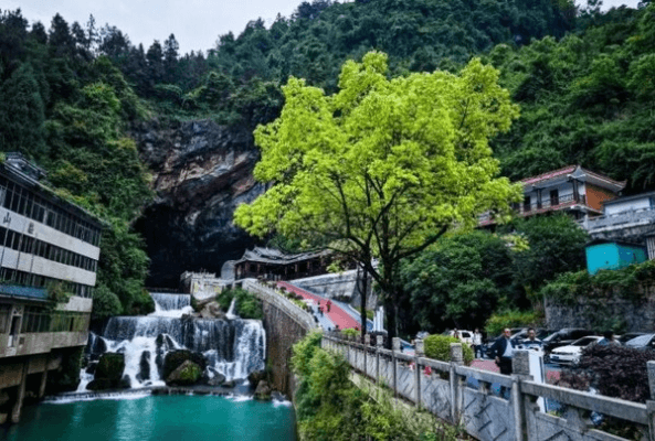 Chinh Phục Thiên Môn Sơn: Ân Thi - Trương Gia Giới - Phượng Hoàng Cổ Trấn (6N5Đ)