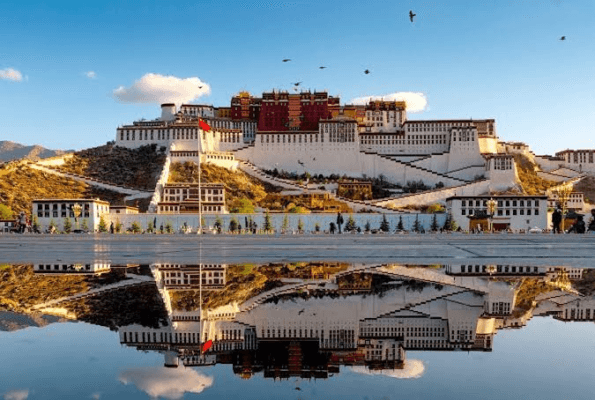 Hành Trình Chinh Phục Cung Điện Potala & Sông Băng Vĩnh Cửu Karola Tây Tạng (6N5Đ)
