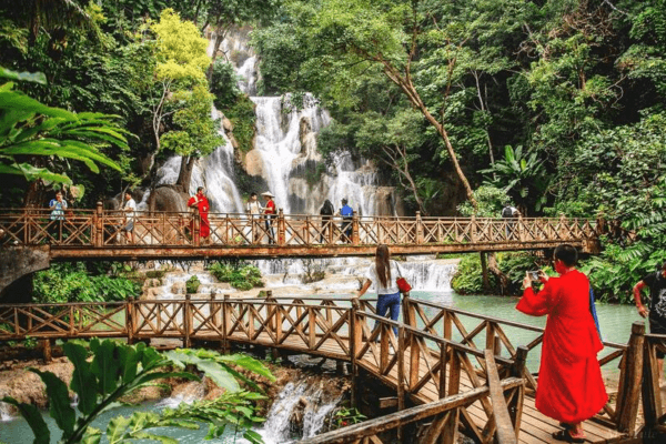 Hành Trình Đất Phật Lào: Viêng Chăn, Văng Viêng & Cố Đô Luang Prabang (5N4Đ)
