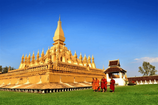 Hành Trình Đất Phật Lào: Viêng Chăn, Văng Viêng & Cố Đô Luang Prabang (5N4Đ)
